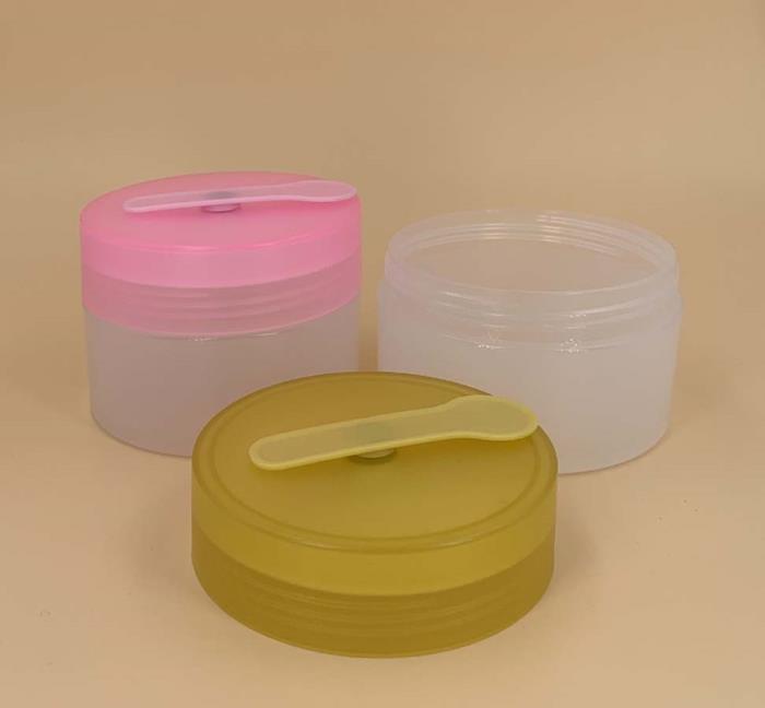 100 g PP jar with an attached Spatula